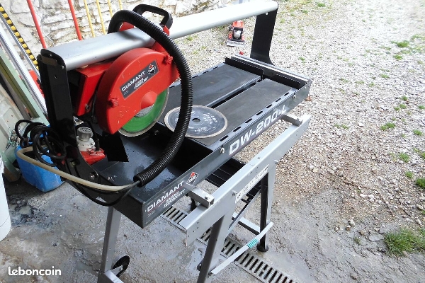 Scie à carrelage électrique RUBI DW 200 L